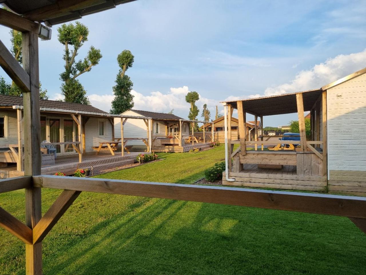 Camping De Tulpenweide Breezand エクステリア 写真
