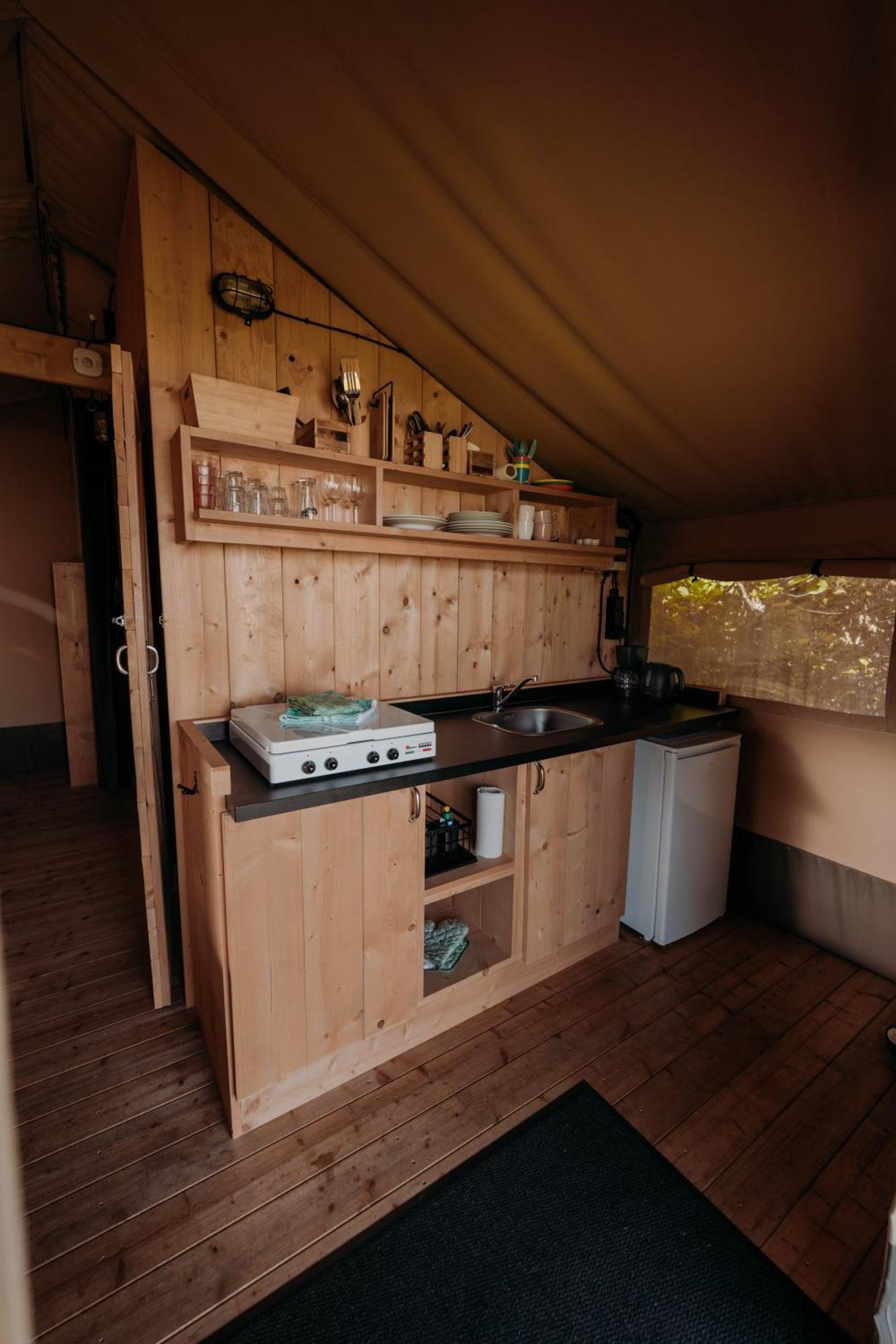 Camping De Tulpenweide Breezand 部屋 写真